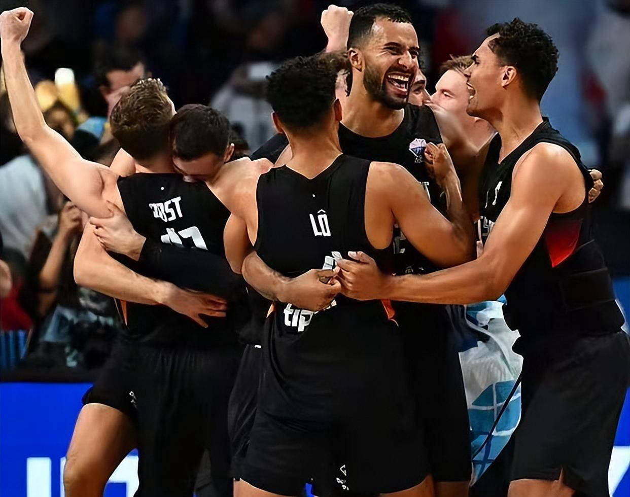 希腊男篮轻取波兰男篮，特雷杨爆发神勇的简单介绍