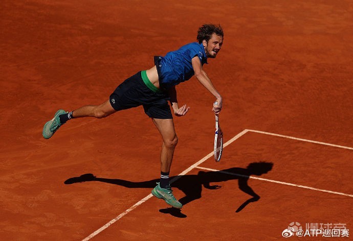 开云平台-包含日本网球队逆转意大利网球队，梅德韦杰夫送出助攻的词条