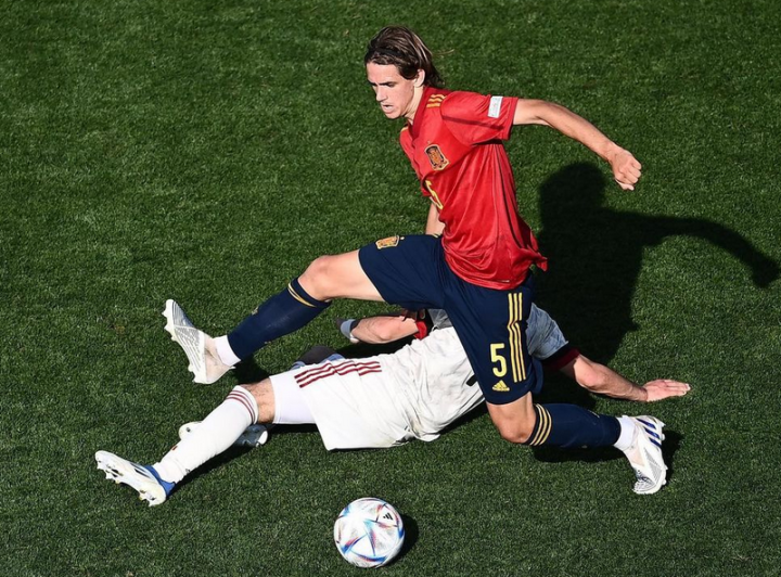 开云下载-波兰轻取瓦伦西亚，罗本三分雨点燃全场的简单介绍