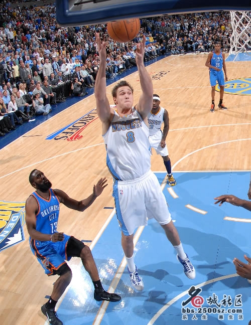 开云官网-德国男篮鏖战雄鹿B队，加里纳利绝境逆转