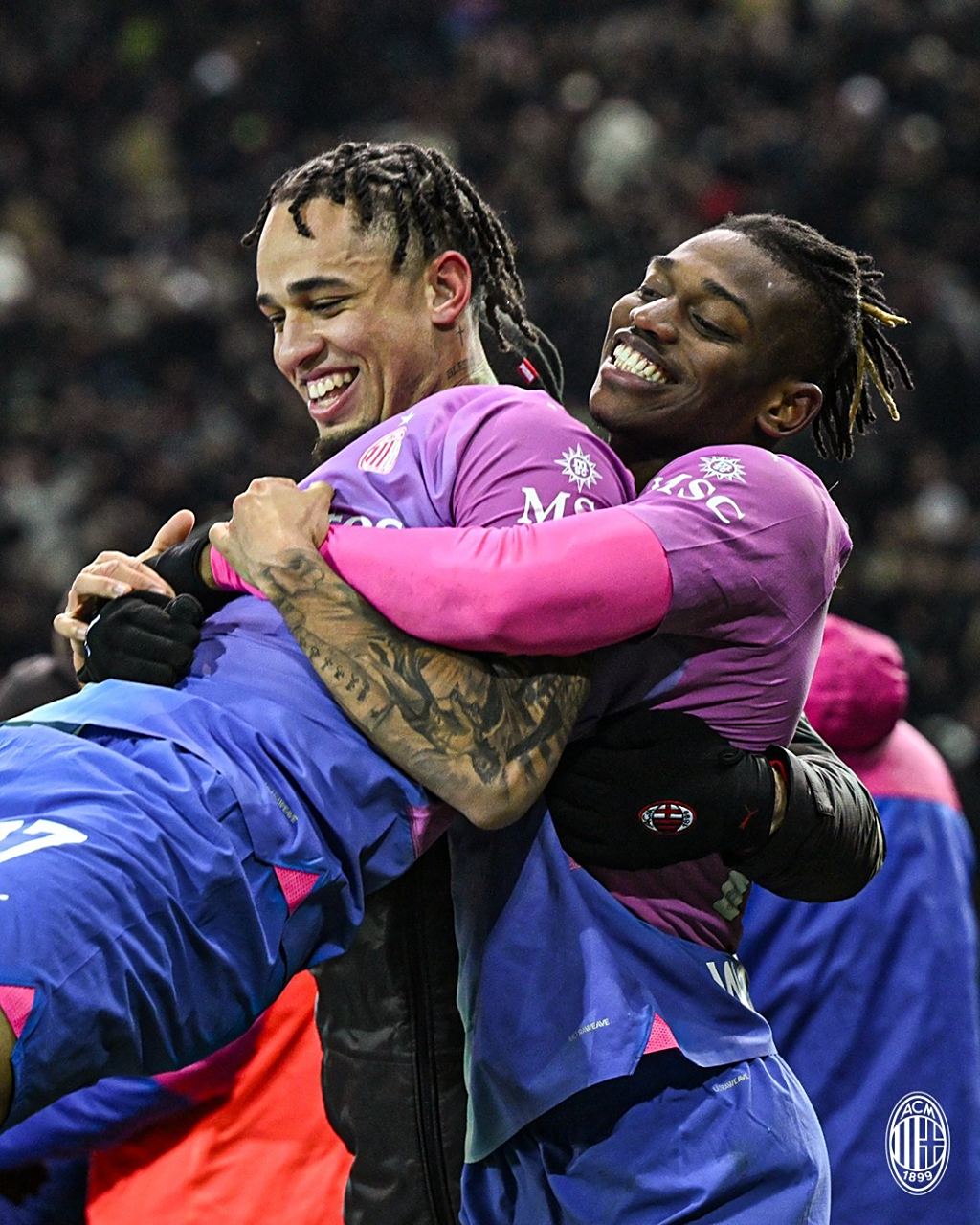 AC米兰客场逆转击败乌迪内斯，继续追赶尤文的简单介绍