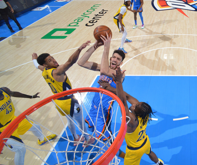 罗讷队在比赛中力压对手，夺得胜利