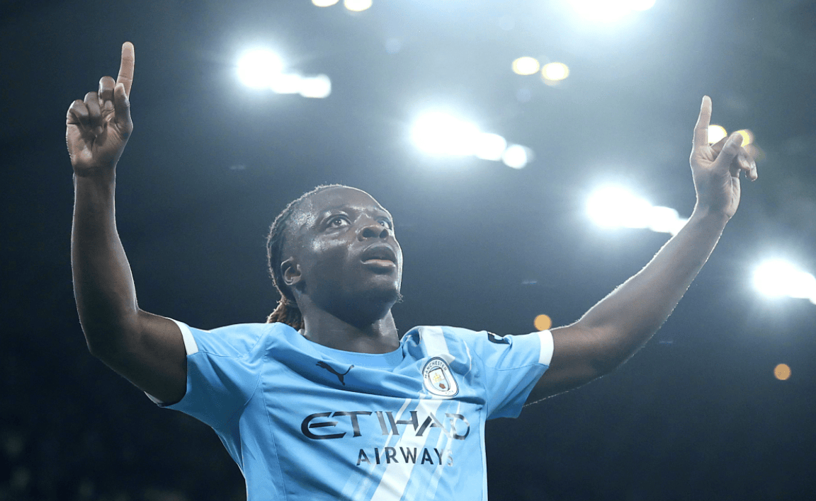 曼城豪取连胜，追赶积分领头羊的简单介绍