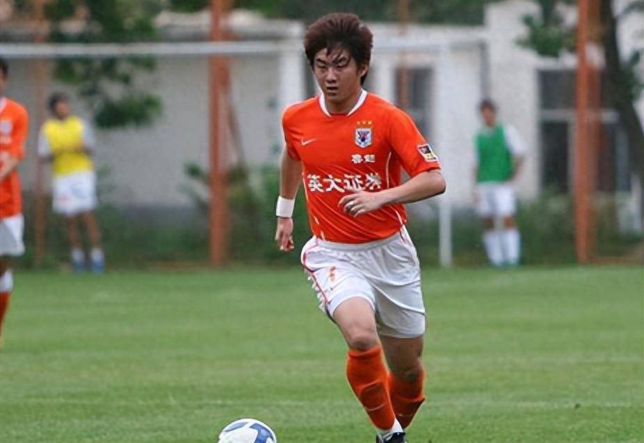 鲁能新任主教练赢得球迷认可，战术调整有效的简单介绍