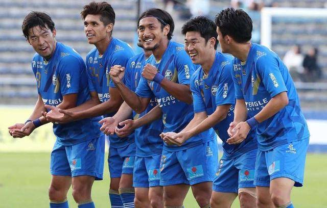 包含激战连连：首尔FC对阵横滨水手的词条