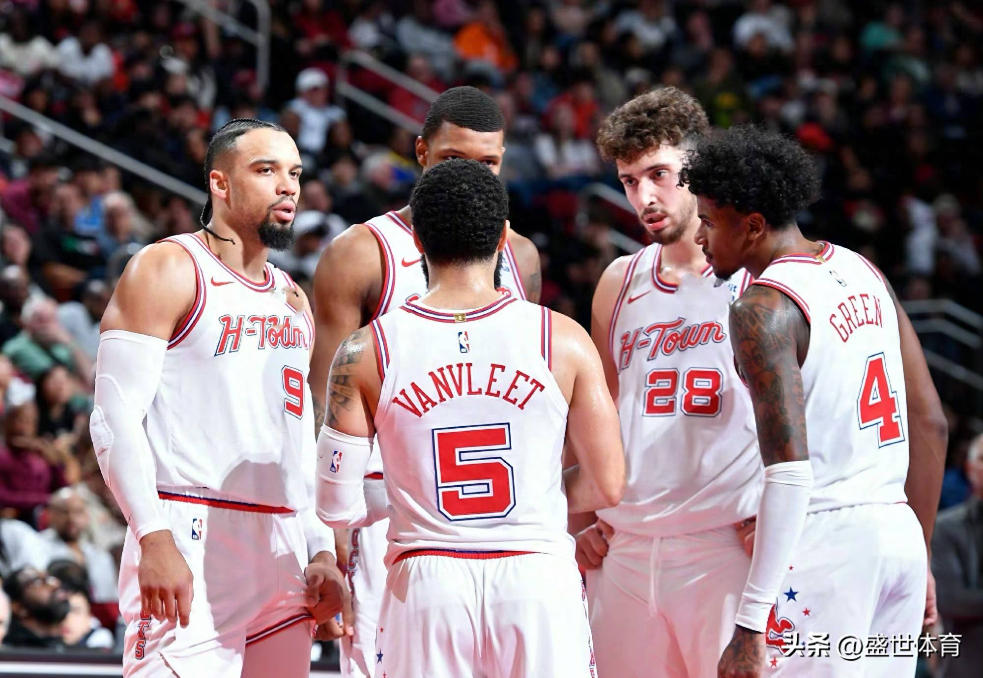 开云体育官网-火箭队球员在比赛中表现出色，领先优势稳固的简单介绍