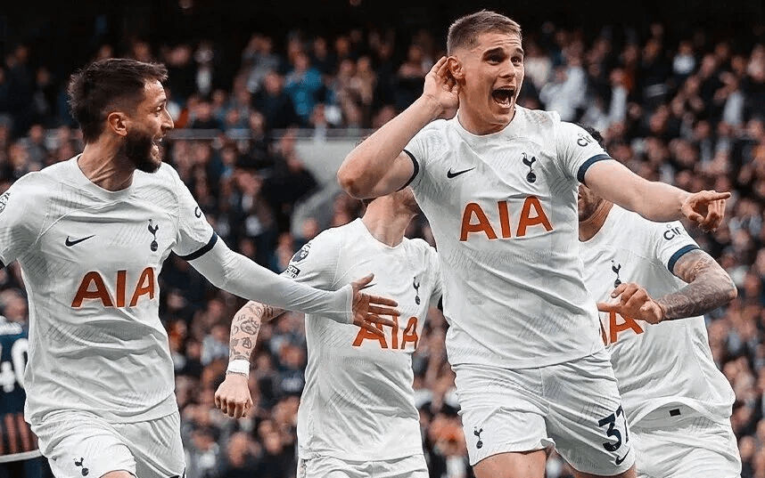 开云官方app入口-热刺客场逆转胜利，球队夺冠前景再添信心