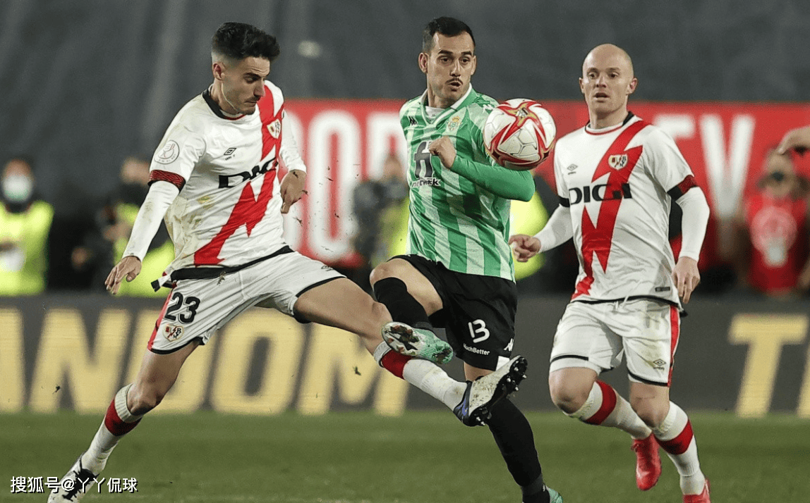 包含瓦伦西亚客场小胜皇家贝蒂斯的词条