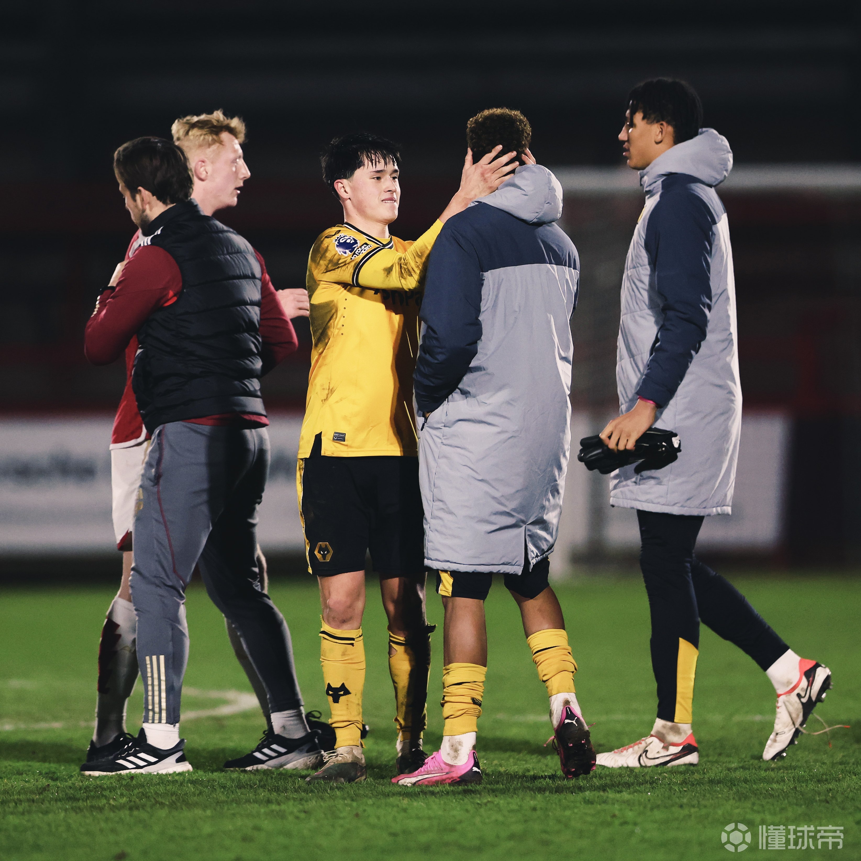 关于阿森纳主场击败狼队，前四席位无法撼动的信息