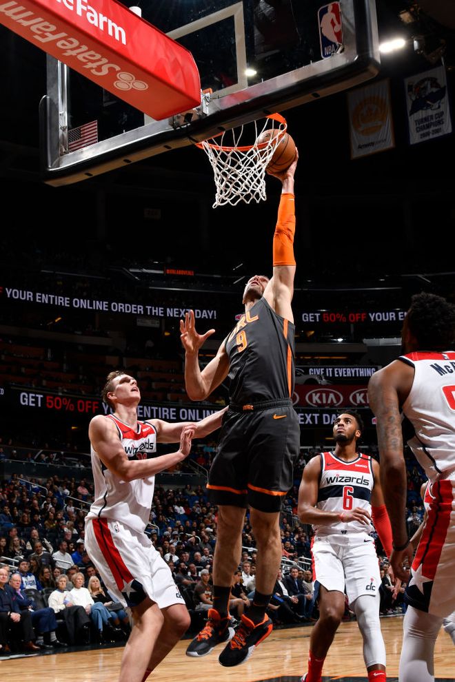 包含魔术球员爆发六连胜，成为最佳获胜的词条