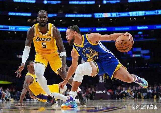 湖人绝地反击尼克斯，西蒙斯打破历史纪录的简单介绍