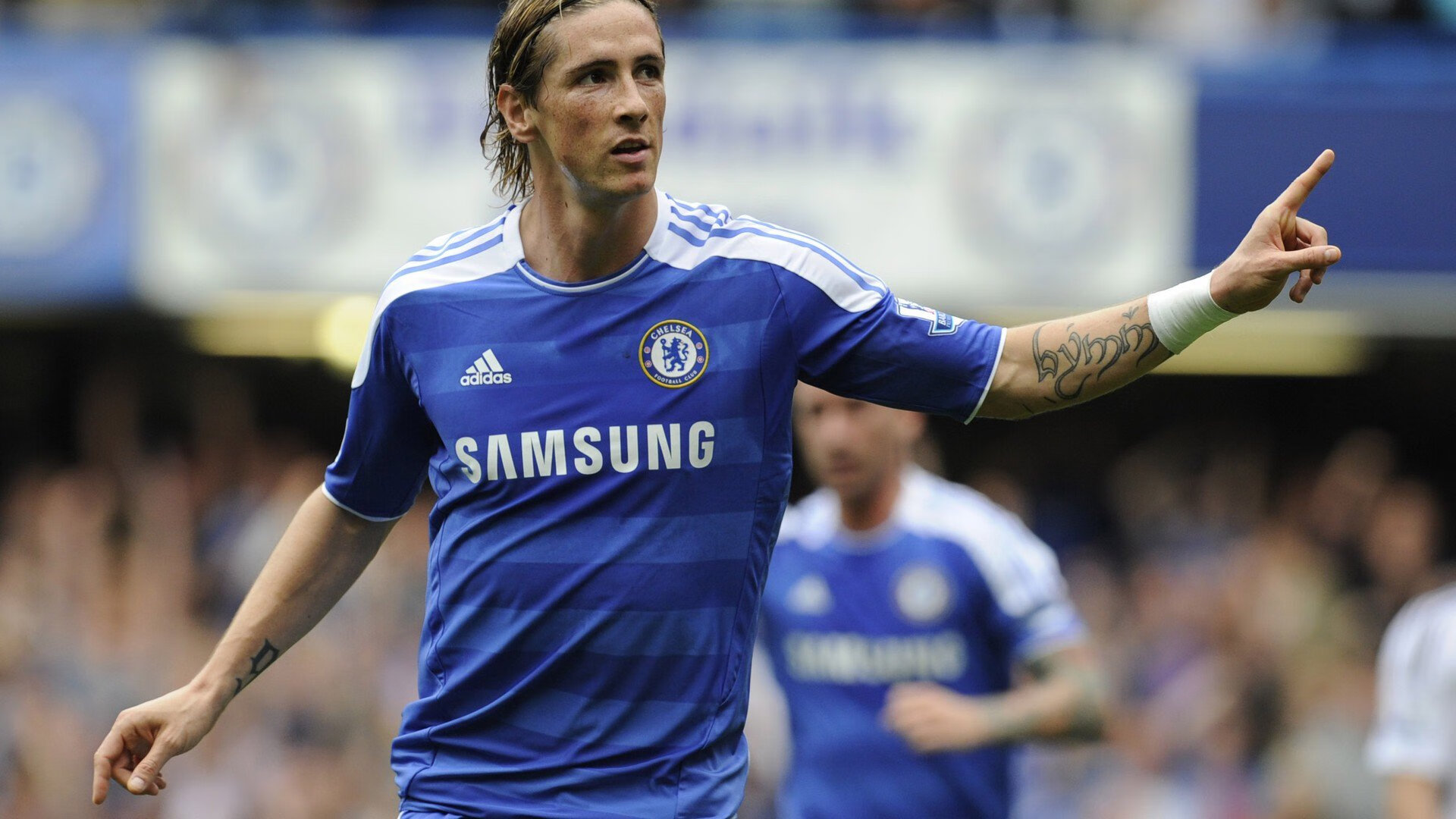 赛道与绿茵的交响,F1年度争冠之夜与德里赫特的持续杀伤力