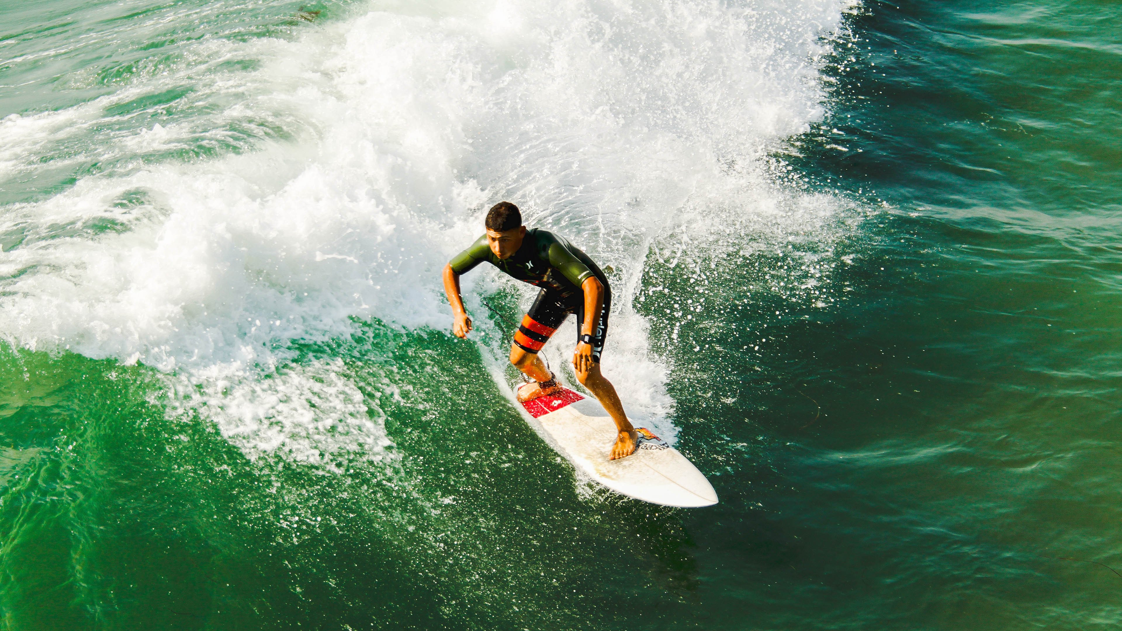 福克斯末节爆发难救主,默里关键一投助掘金险胜老鹰