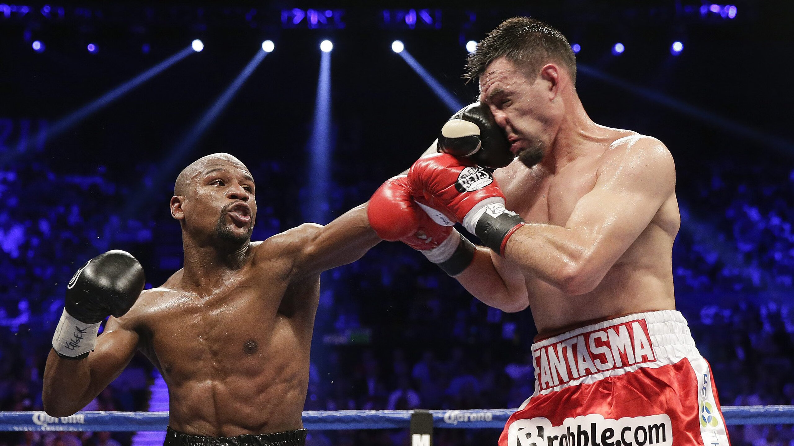 逆转之夜，卡拉斯科点燃赛场，拜仁翻盘里昂的战术史诗